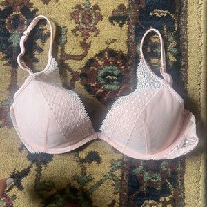 Victoria’s Secret NWOT pink lace bra
